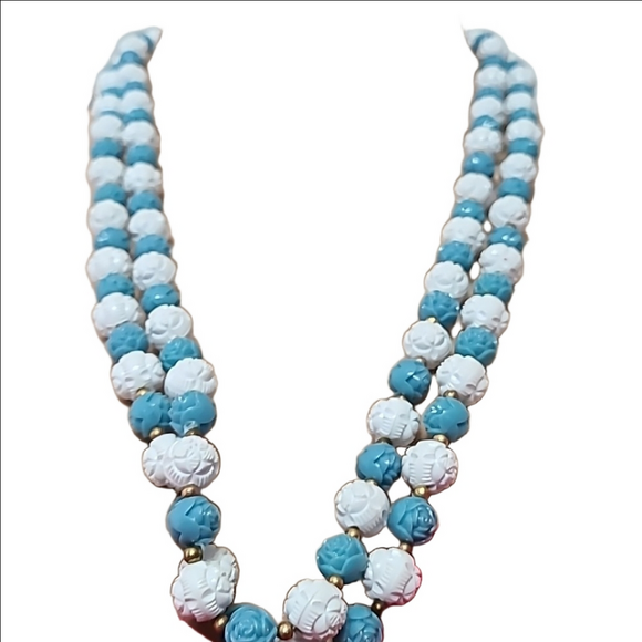 Vintage Beaded Necklace - Picture 4 of 11